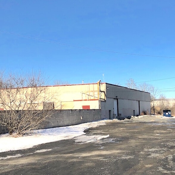 More Photos Of 63 Railroad Ave, Wallkill Warehouse For Lease