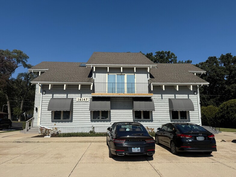 More Photos Of 16147 S Lincoln Hwy, Plainfield Office For Lease