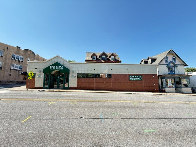 Primary Photo Of 922 W Lancaster Ave, Bryn Mawr Storefront Retail Residential For Sale