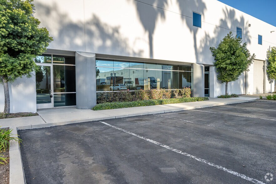 More Photos Of 14101 Rosecrans Ave, La Mirada Warehouse For Lease
