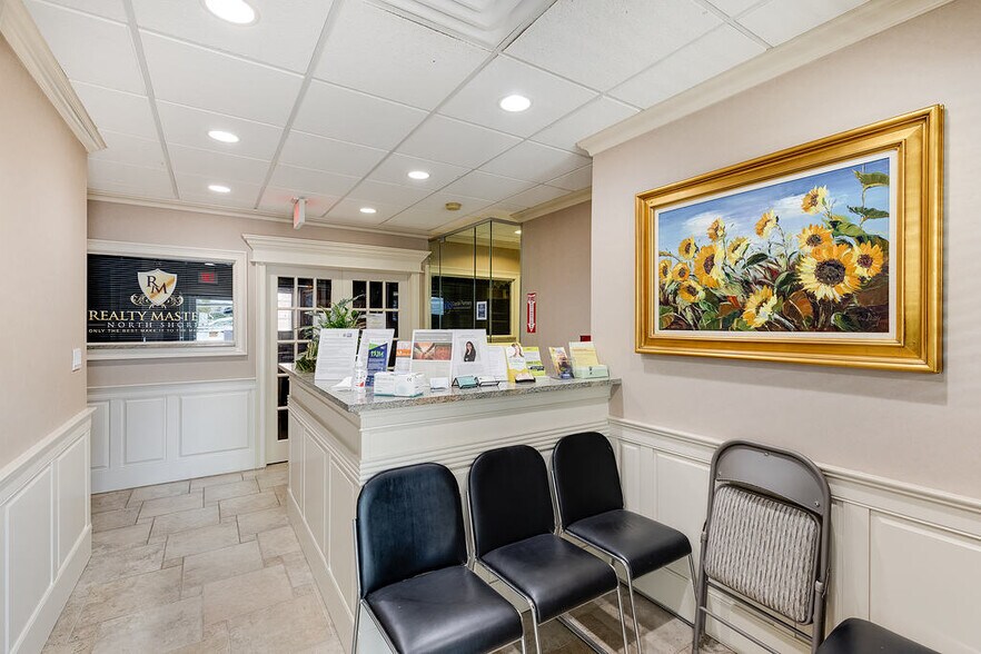 More Photos Of 181 Main St, Huntington Medical For Lease