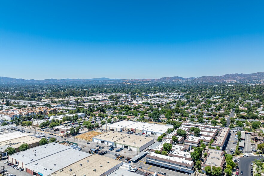 More Photos Of 8411-8421 Canoga Ave, Canoga Park Unknown For Lease