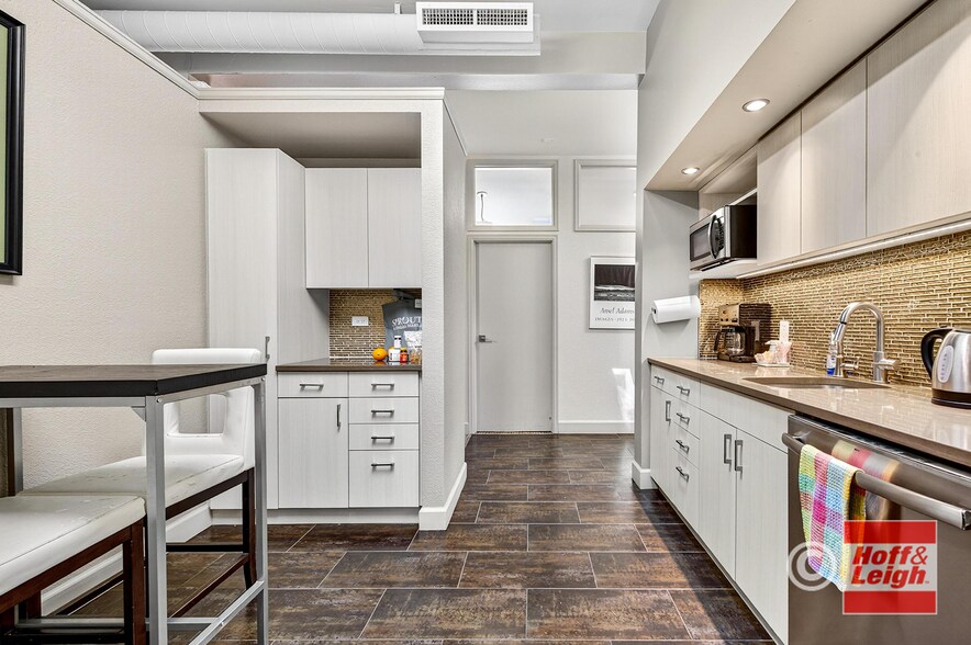 More Photos Of 4634 S Broadway, Englewood Medical For Sale