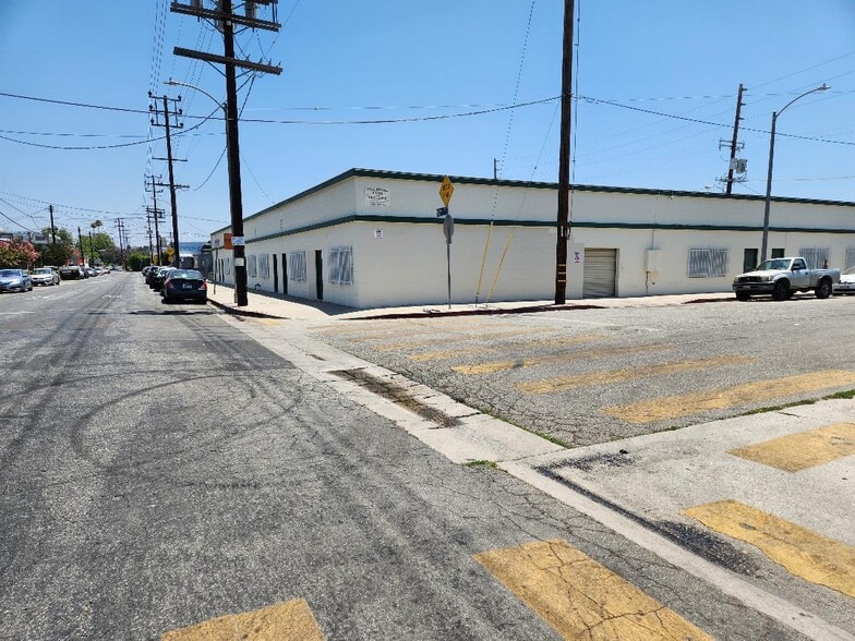 Primary Photo Of 6154-6160 Lemona Ave, Van Nuys Warehouse For Lease