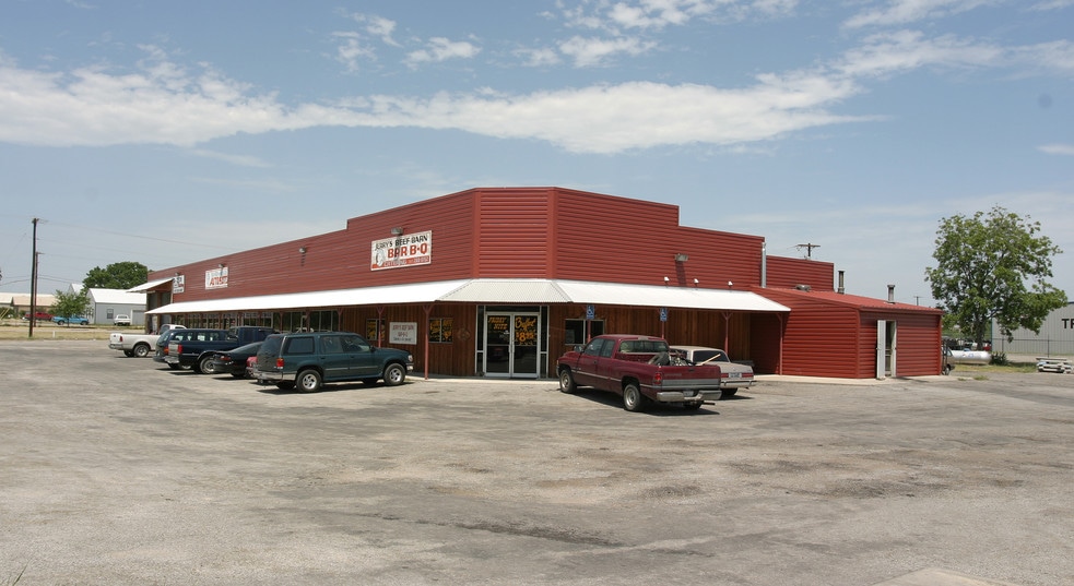 Primary Photo Of 410-440 Shelby Rd, Everman General Retail For Lease