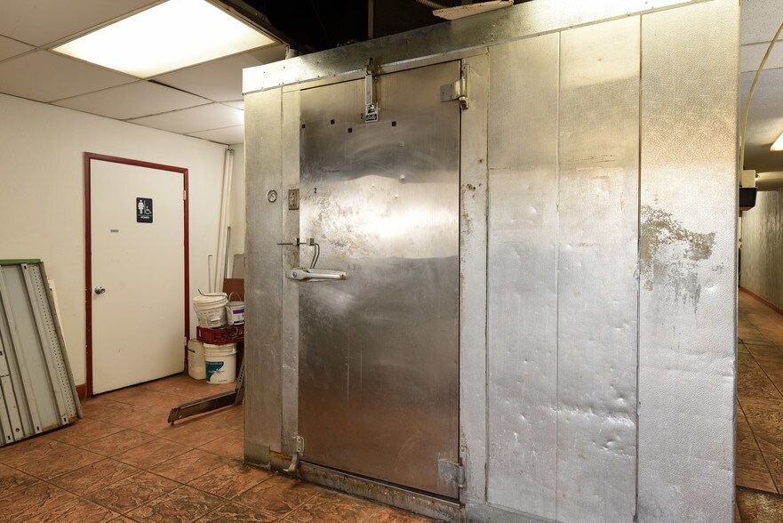 More Photos Of 850 W Main St, Merced Restaurant For Lease