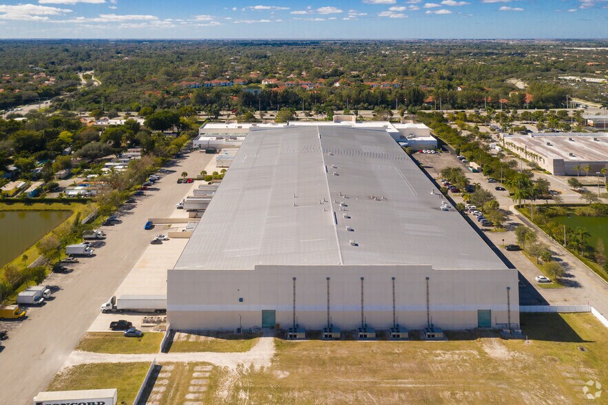 More Photos Of 5480 W Hillsboro Blvd, Coconut Creek Light Distribution For Lease