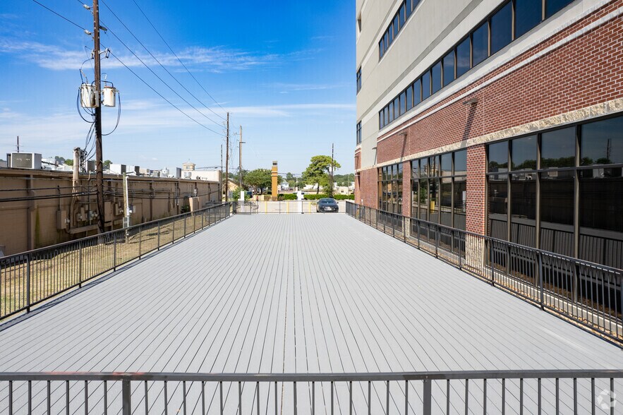 More Photos Of 8917 Louetta Rd, Spring Office For Lease