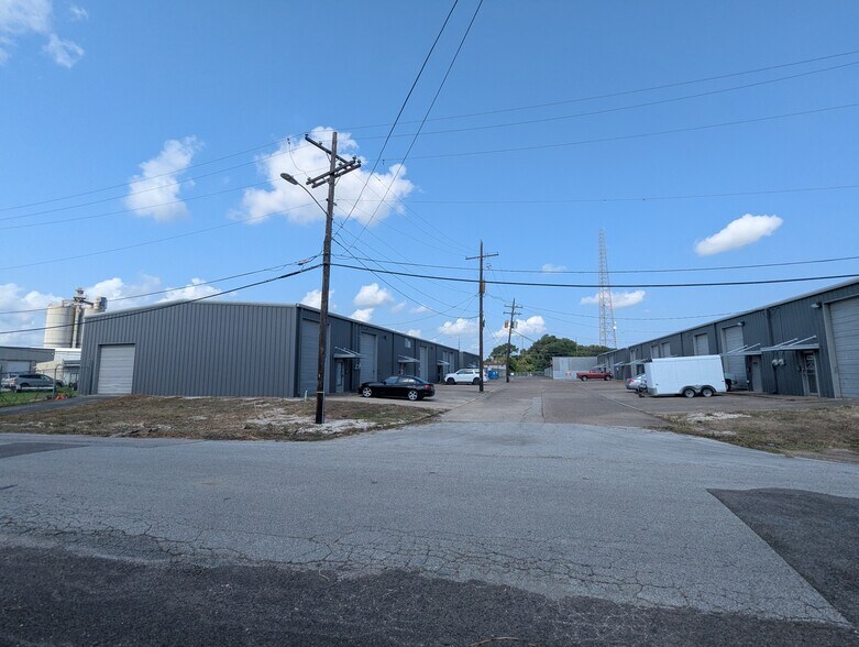 More Photos Of 51-89 Sawyer St, Beaumont Flex For Sale