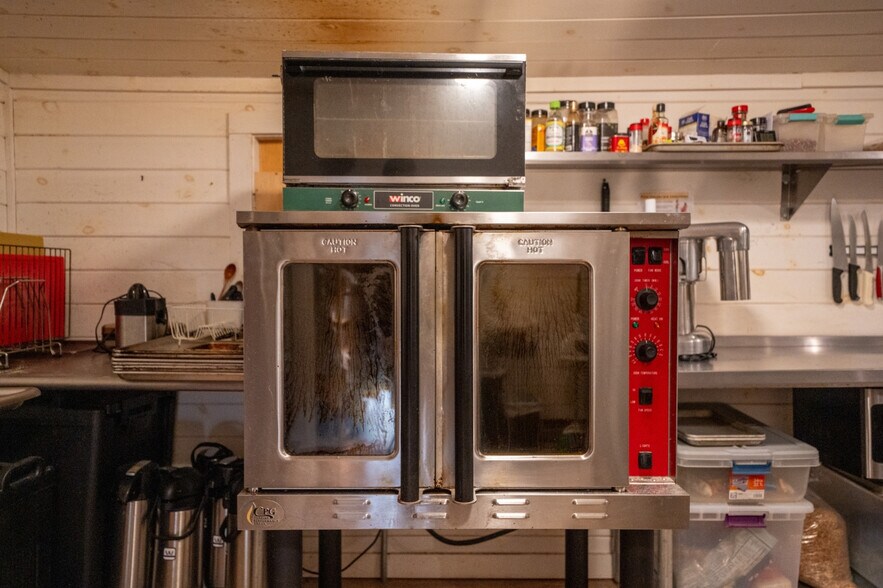 More Photos Of 53470 NY-30 Hwy, Roxbury Flex For Sale