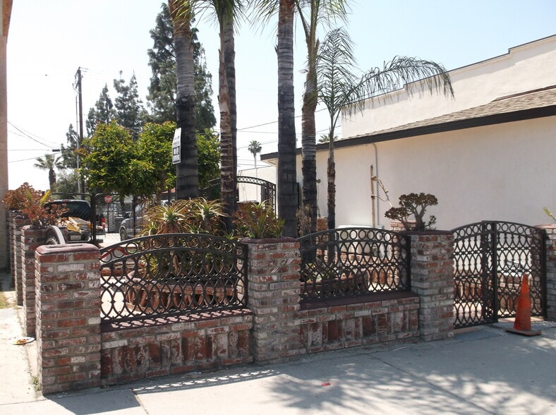 More Photos Of 819-821 Orange St, Redlands General Retail For Sale