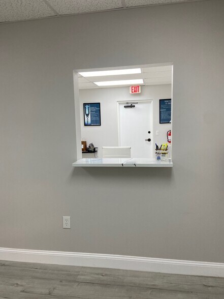 More Photos Of 2650 Bahia Vista St, Sarasota Medical For Sale