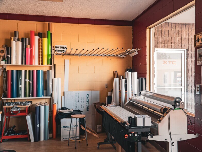 More Photos Of 1203 12th St, Hood River Showroom For Sale