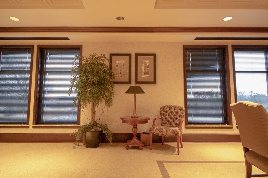 More Photos Of 1600 W Bloomfield Rd, Bloomington Medical For Sale