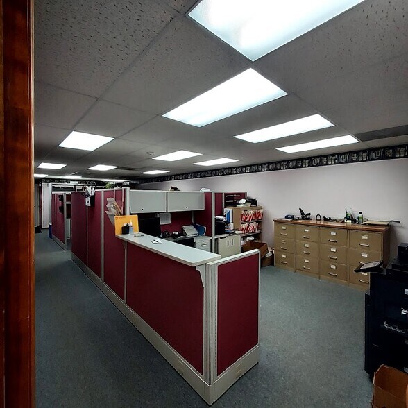 More Photos Of 335 Main St, Mcsherrystown Office For Lease