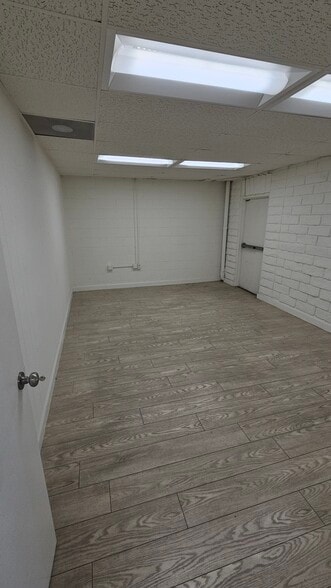 More Photos Of 8829 Shirley Ave, Northridge Warehouse For Lease