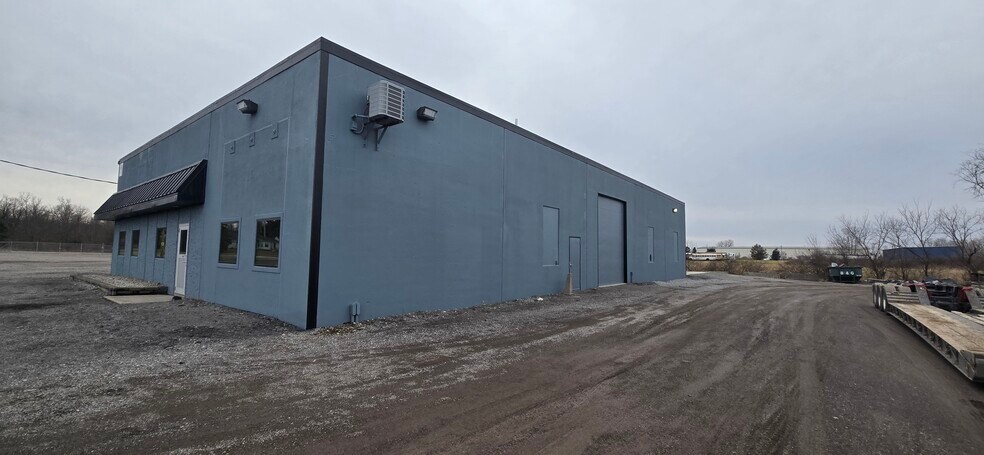 More Photos Of 1359 E Hanthorn Rd, Lima Light Distribution For Lease