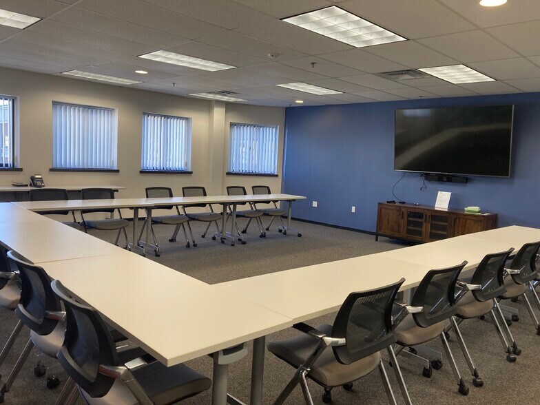 More Photos Of 100 Cummings Ctr, Beverly Coworking Space