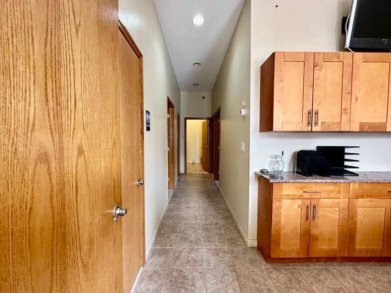 More Photos Of 3005 31st Ave, Astoria Medical For Lease