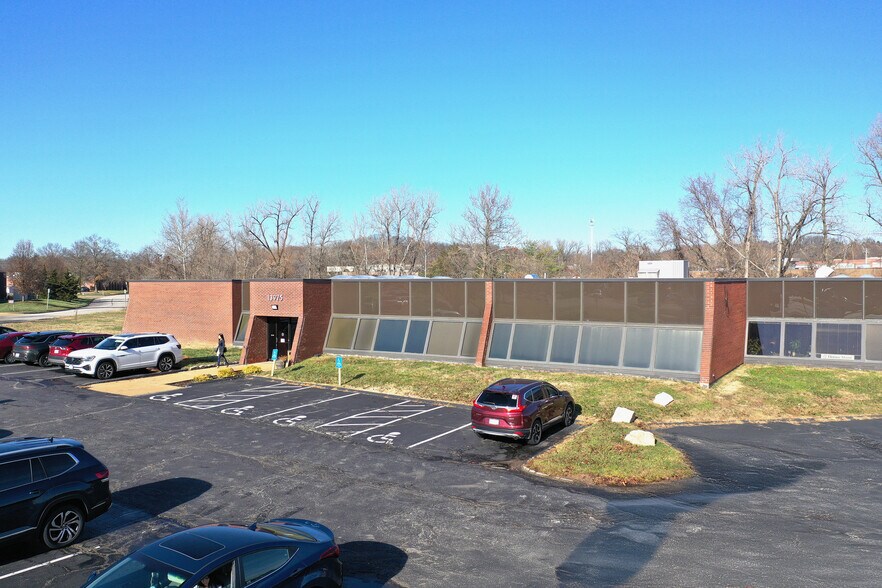 More Photos Of 13975 Manchester Rd, Manchester Medical For Lease