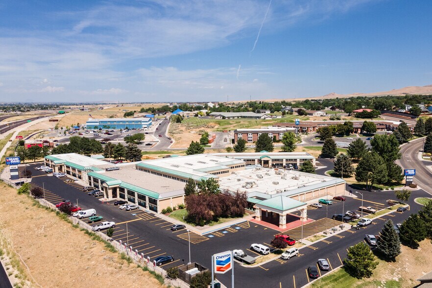 Primary Photo Of 1399 Bench Rd, Pocatello Hotel For Sale