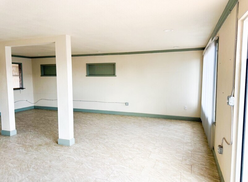 More Photos Of 308 Avenue B, Andrews Office For Sale