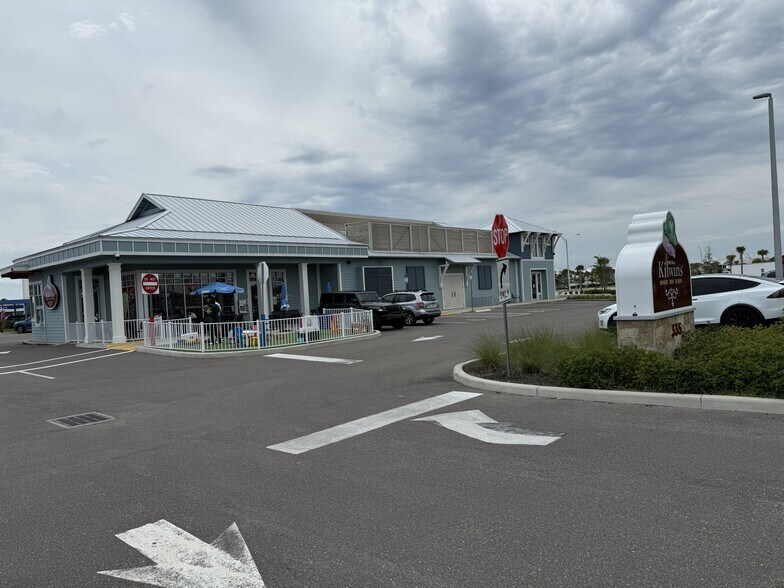 More Photos Of 335 Beachfront Dr, Saint Johns Freestanding For Lease