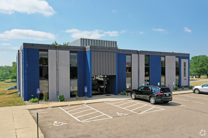Primary Photo Of 1800 Wooddale Dr, Woodbury Unknown For Lease