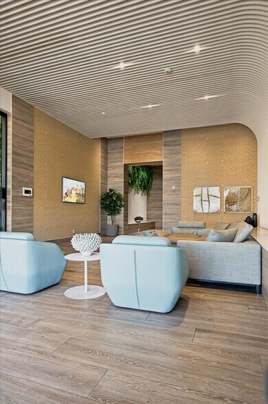 More Photos Of 2920-2950 NE 207th St, Aventura Unknown For Lease