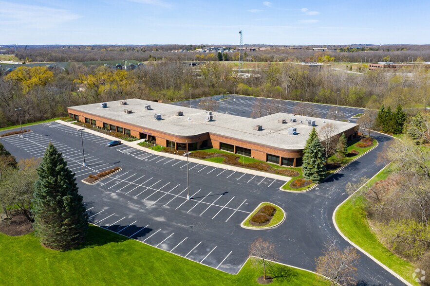 More Photos Of 11301 W Lake Park Dr, Milwaukee Office For Sale