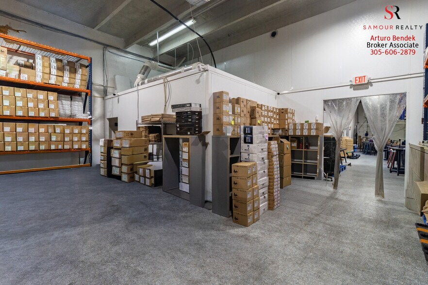 More Photos Of 3337 NW 74th Ave, Miami Warehouse For Sale