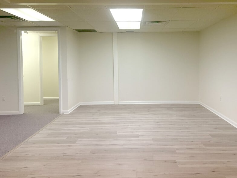 More Photos Of 2105-2133 W 8th St, Erie Office For Sale