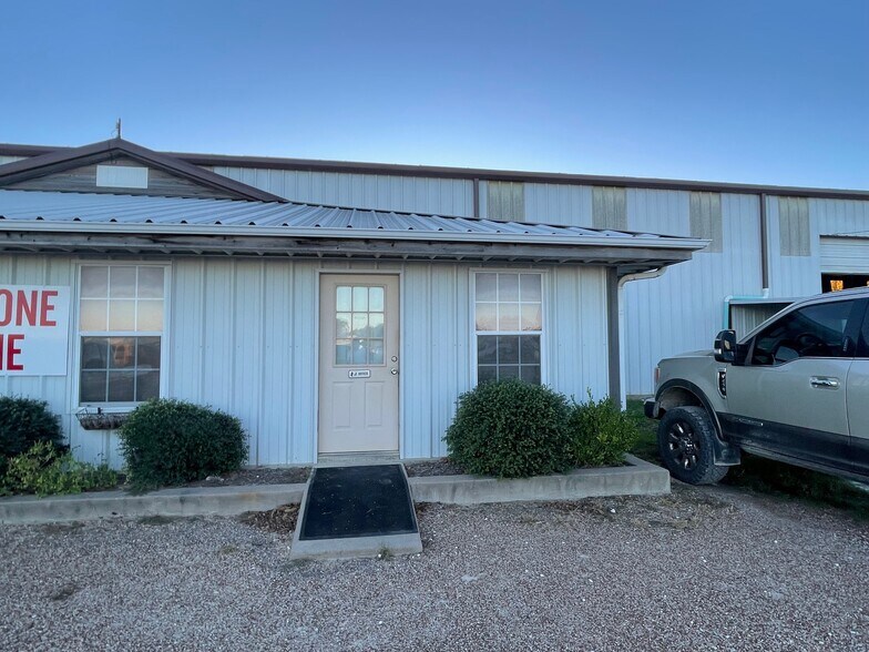 More Photos Of 6420 S US Highway 377, Stephenville Manufacturing For Lease