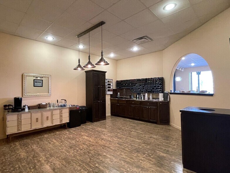 More Photos Of 415 N Muskogee Ave, Tahlequah Storefront Retail Residential For Sale