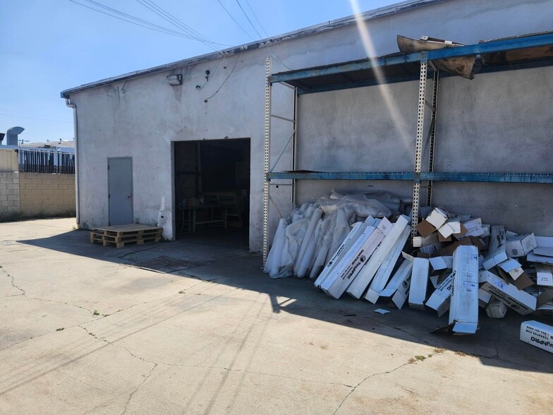 More Photos Of 10943 Schmidt Rd, South El Monte Light Manufacturing For Sale