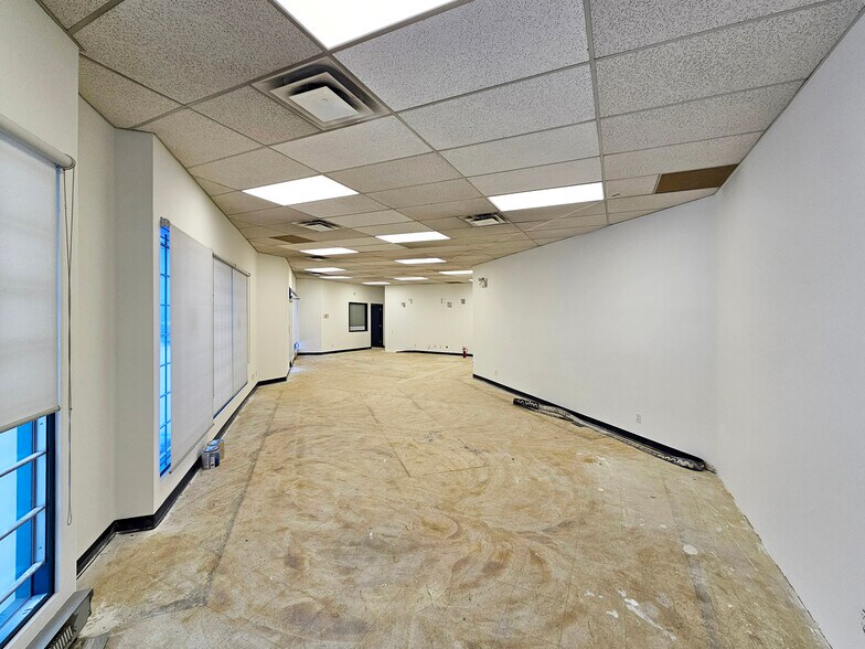 More Photos Of 11120 Bridgeport Rd, Richmond Warehouse For Lease