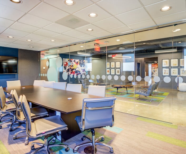 More Photos Of 2000 Crawford St, Houston Office For Lease