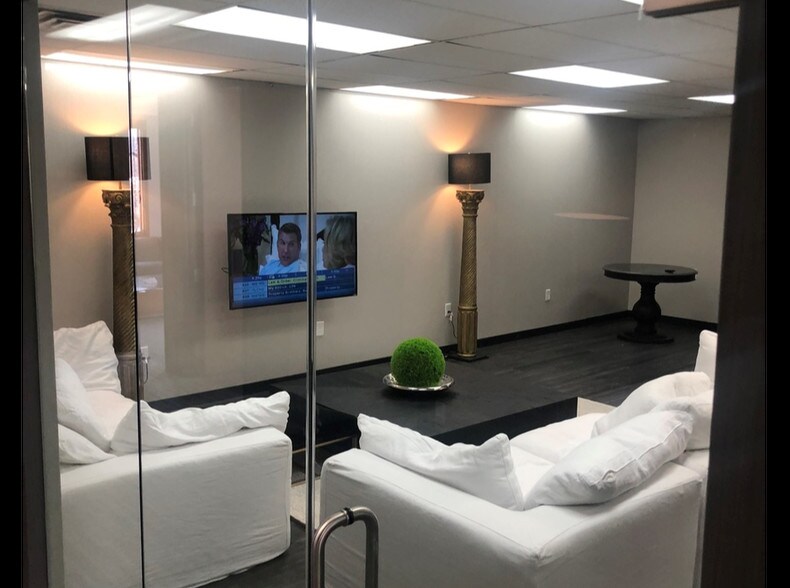 More Photos Of 200 Sheffield St, Mountainside Office For Lease