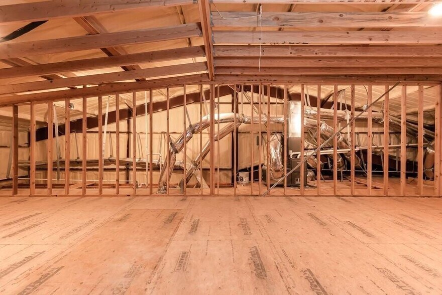 More Photos Of 417 NE 144th Pl, Edmond Light Distribution For Sale