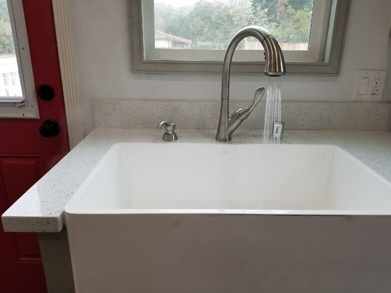 More Photos Of 523 W Gutierrez St, Santa Barbara Apartments For Sale