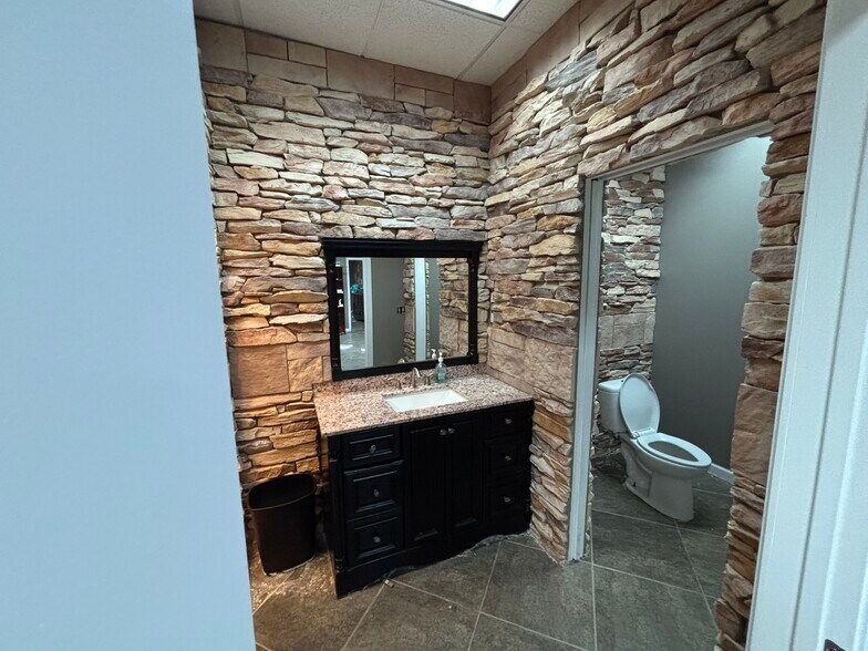 More Photos Of 10101 Highway 87, Lubbock Warehouse For Sale