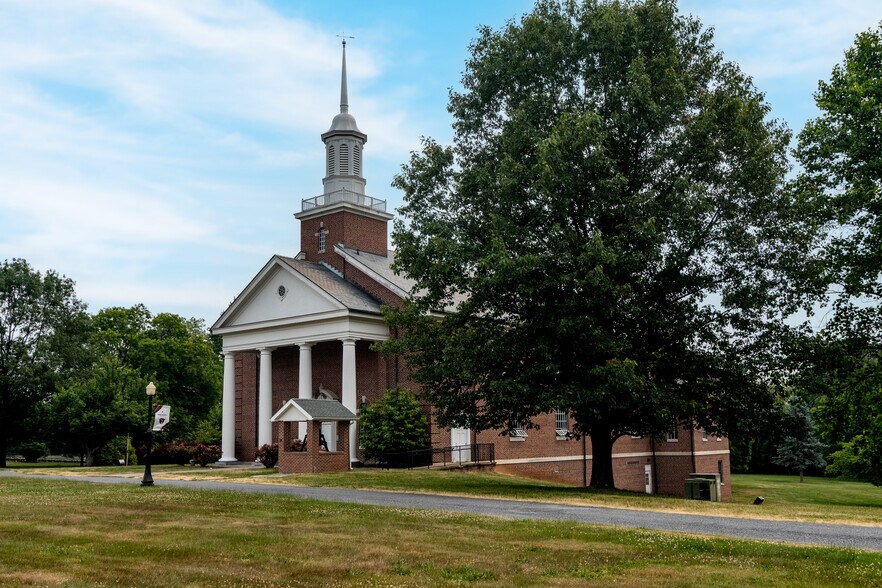 More Photos Of 3583 Scotland Rd, Scotland Schools For Sale