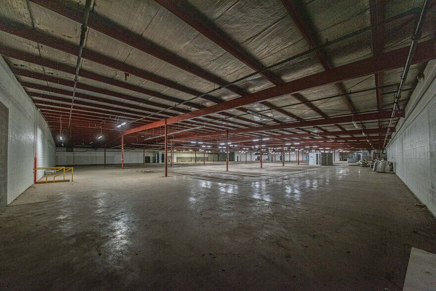 More Photos Of 322 N 3rd St, Paducah Warehouse For Lease