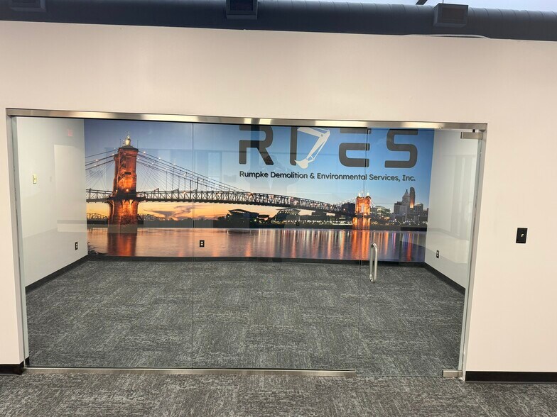 More Photos Of 10078 E Kemper Rd, Montgomery Unknown For Lease