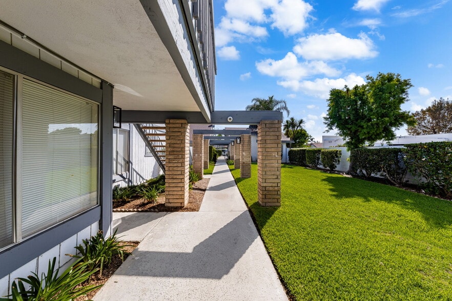 More Photos Of 111 Stanford Ave, Fullerton Apartments For Sale