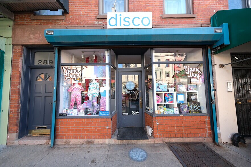Primary Photo Of 289 Court St, Brooklyn Storefront Retail Residential For Lease