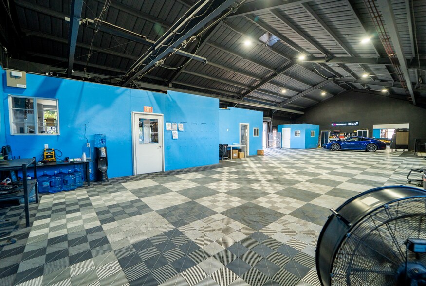 More Photos Of 2637 Saint Louis Ave, Signal Hill Warehouse For Sale