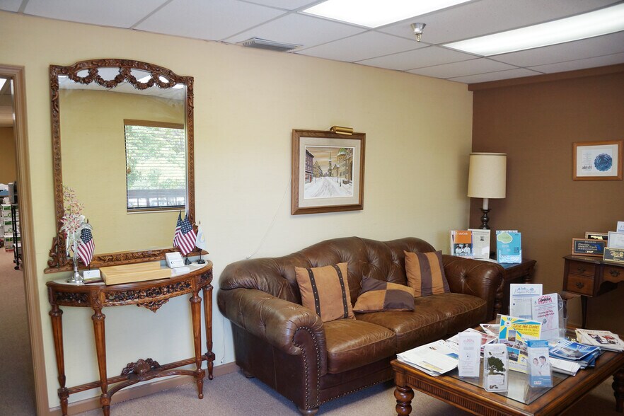 More Photos Of 400 Executive Center Dr, West Palm Beach Medical For Sale