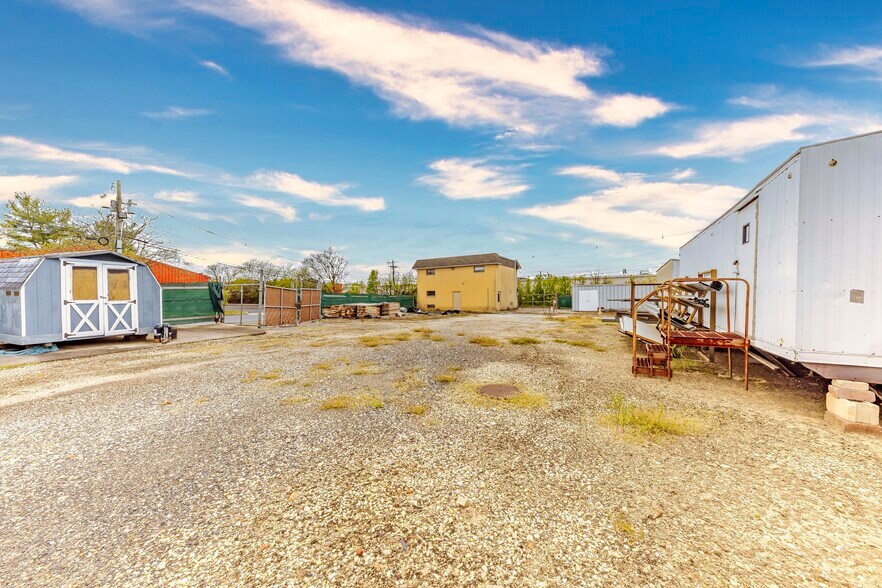 More Photos Of 2 Superior Way, Deptford Warehouse For Sale