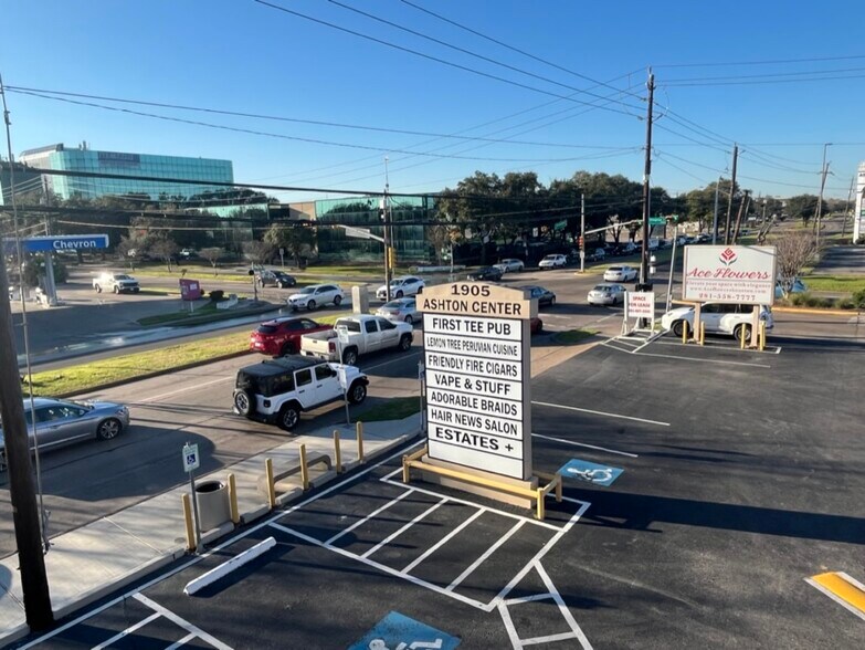 More Photos Of 1905 S Dairy Ashford, Houston Freestanding For Lease